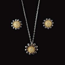 Load image into Gallery viewer, Daisy Flower Necklace With Yellow Gold Plated Center